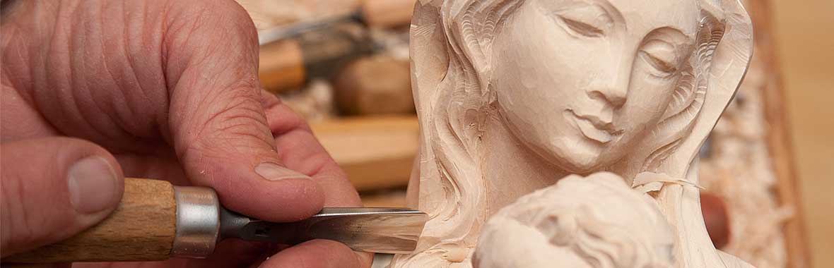 Holzschnitzerei das Kunsthandwerk in Gröden
